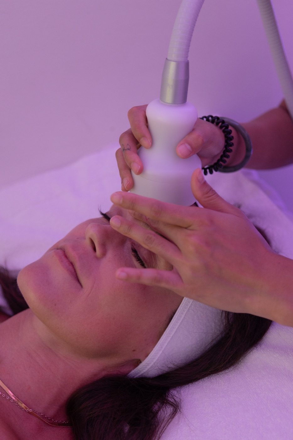 Cryo T-Shock wand treatment at Reboot
